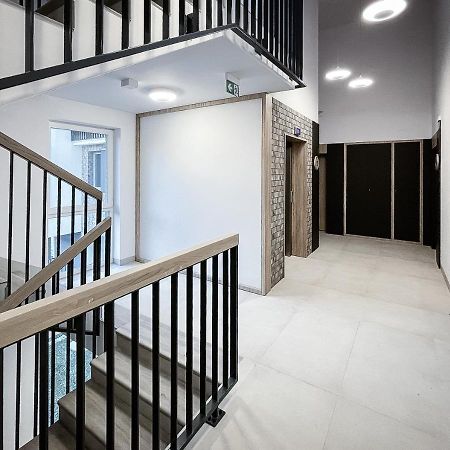 Apartament Clever 1 Kamienica Grochow Varşovia Exterior foto