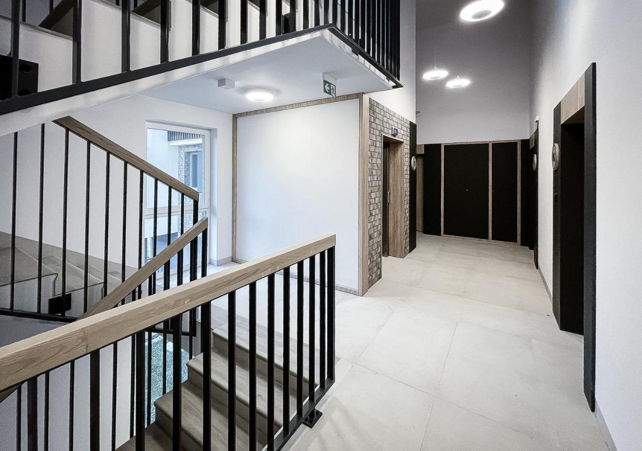 Apartament Clever 1 Kamienica Grochow Varşovia Exterior foto