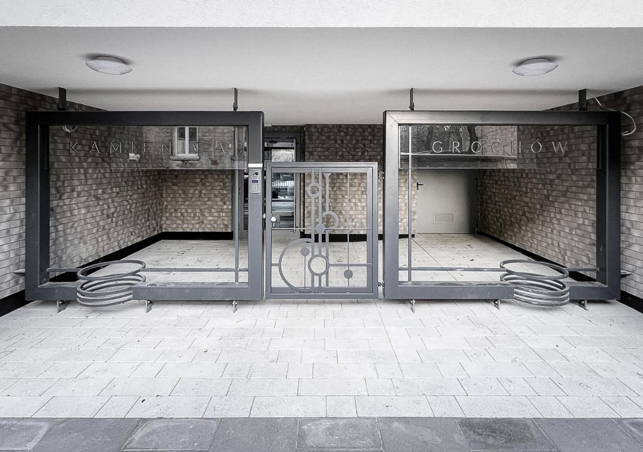 Apartament Clever 1 Kamienica Grochow Varşovia Exterior foto