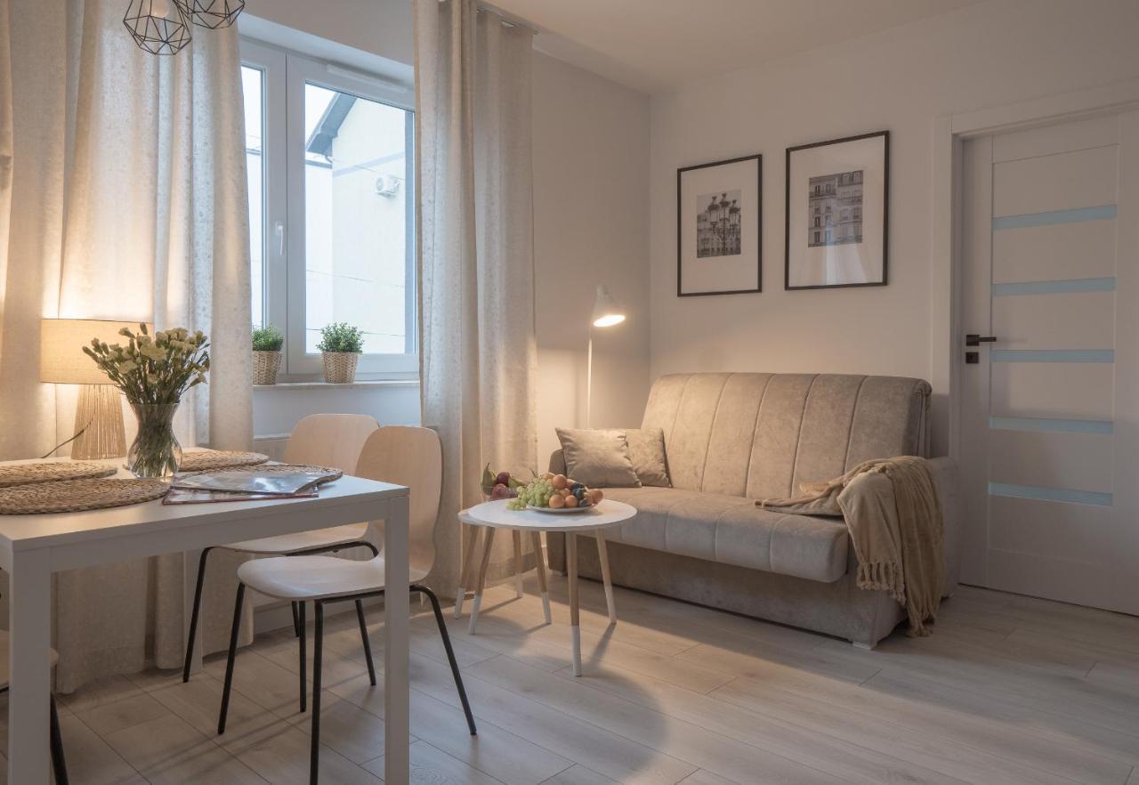 Apartament Clever 1 Kamienica Grochow Varşovia Exterior foto